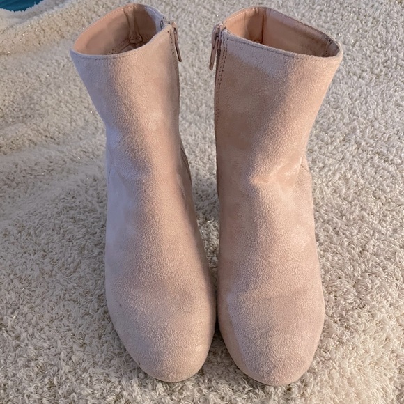 Wide pink suede booties with gold block heels. - Picture 2 of 6